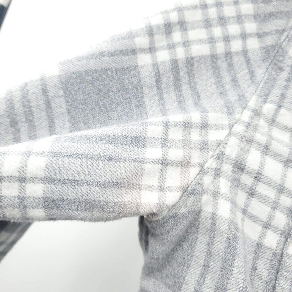J Crew 100% Cotton Flannel Plaid Gray Button Down Shirt Large - Picture 10 of 12